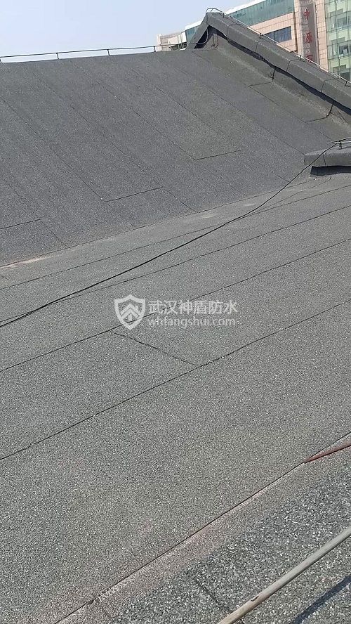 旧混凝土屋顶 3.0 厚岩片 SBS 防水卷材热熔施工方案